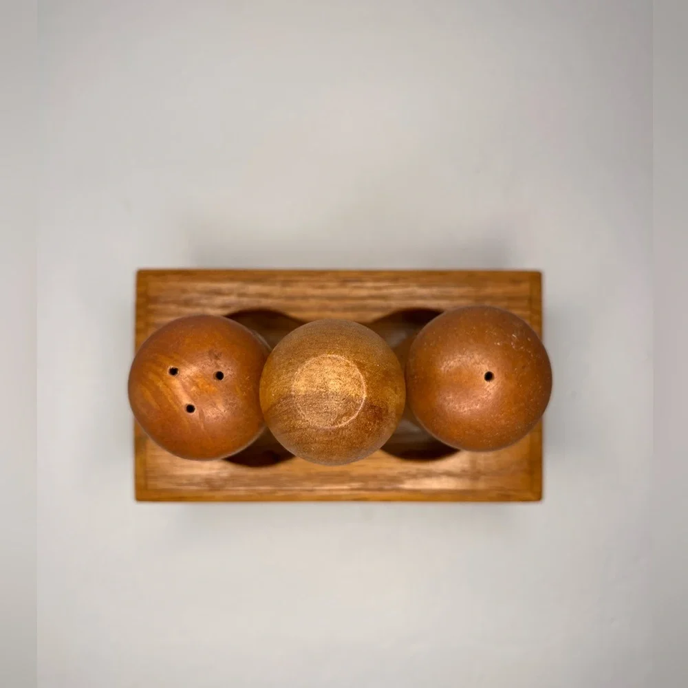 Vintage Wood Salt & Pepper Shaker Set with Holder Rubber Stoppers.‎